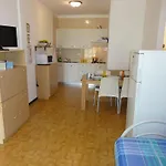 아파트 With Private Entrance