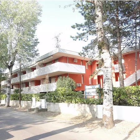 With Private Entrance Apartament