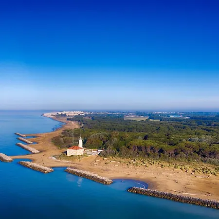 With Private Entrance *