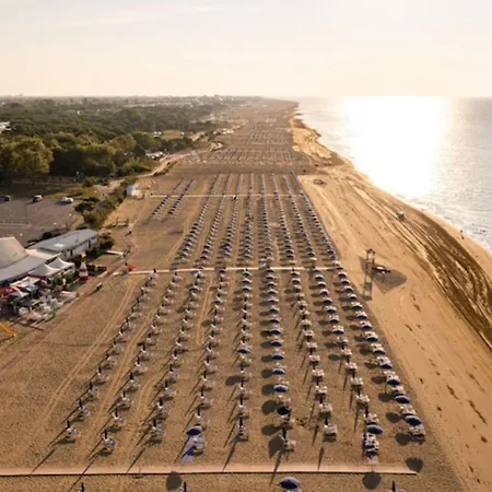 With Private Entrance *