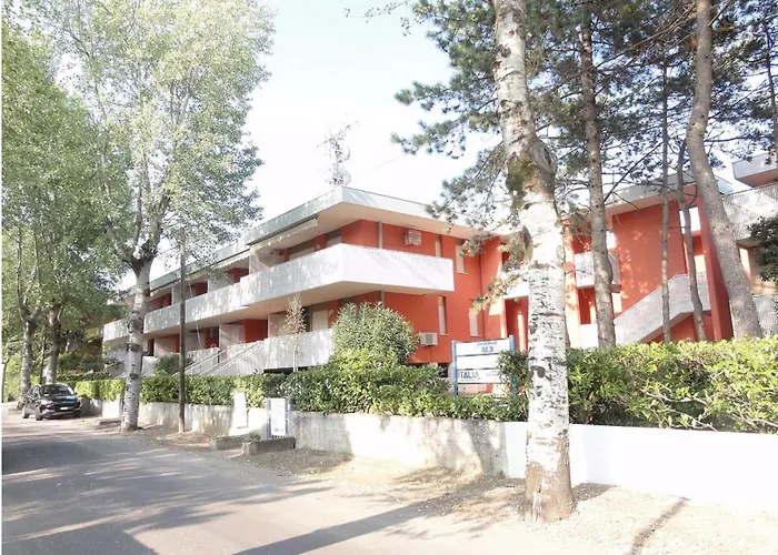 With Private Entrance Апартаменти